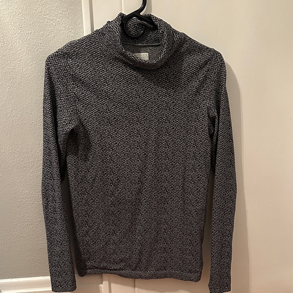 Athleta Black and White Long Sleeve Top